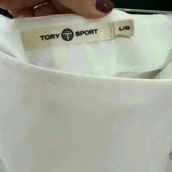 TORY BURCH TECH TWILL GOLF SKORT SIZE LARGE - Picture 6 of 8